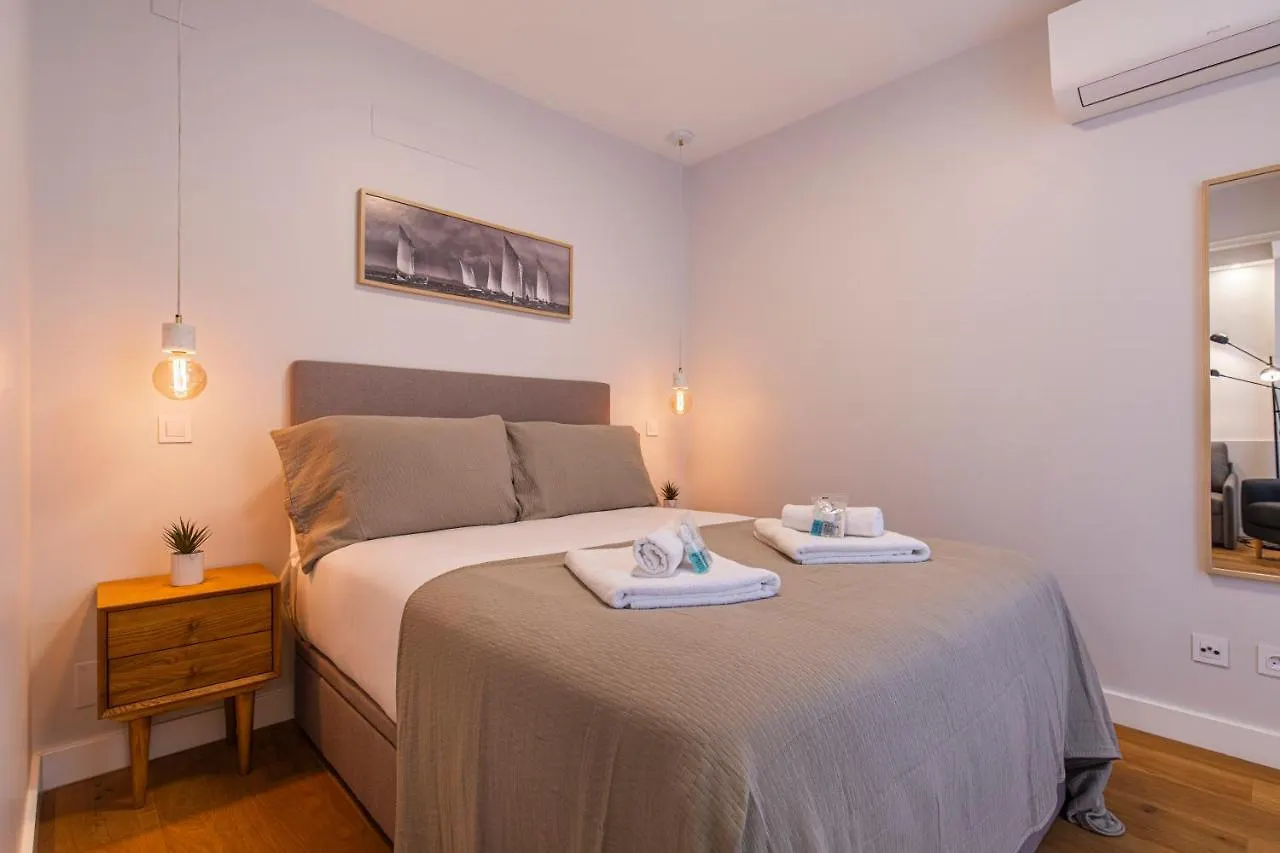 Upscale & Modern 2Bdr Apartment Lisbon Portugal