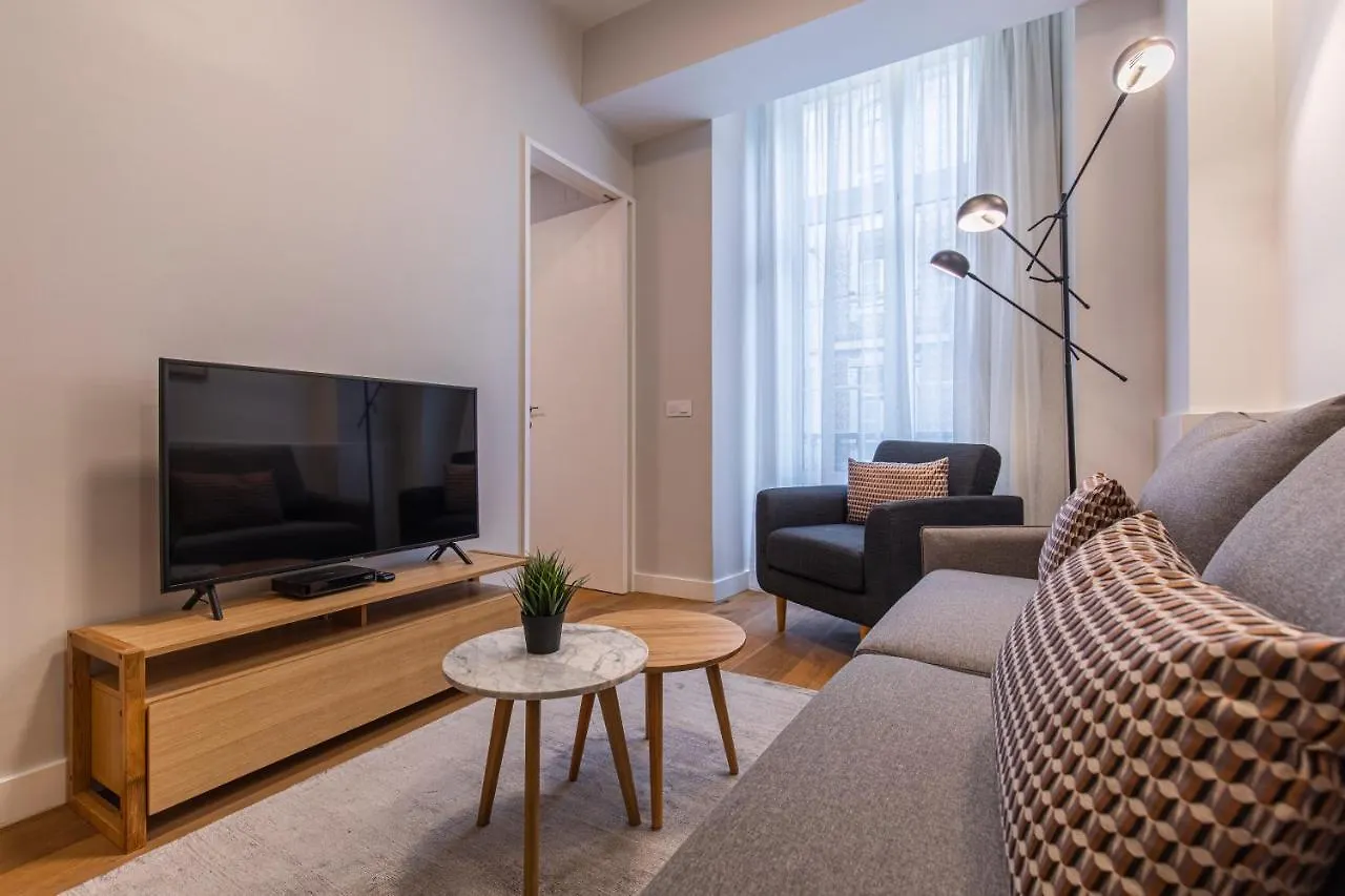 Upscale & Modern 2Bdr Apartment Lisbon