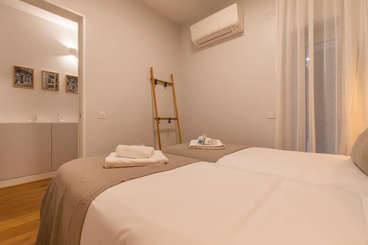 Upscale & Modern 2Bdr Apartment Lisbon 0*,  Portugal