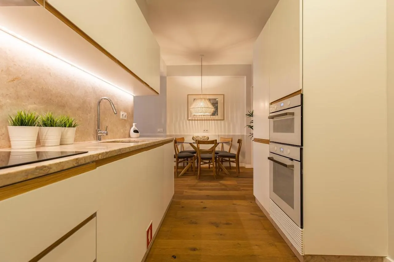 Upscale & Modern 2Bdr Apartment Lisbon